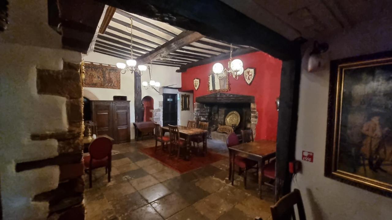 Churston Court Hotel 彻斯顿费斯 外观 照片