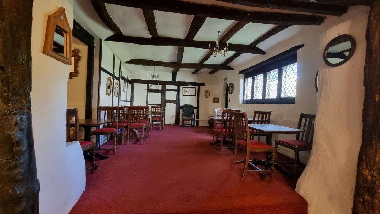 Churston Court Hotel 彻斯顿费斯 外观 照片