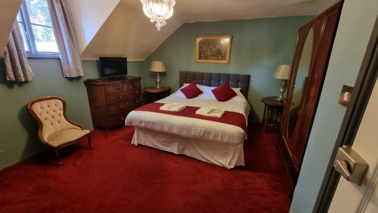 Churston Court Hotel 彻斯顿费斯 外观 照片