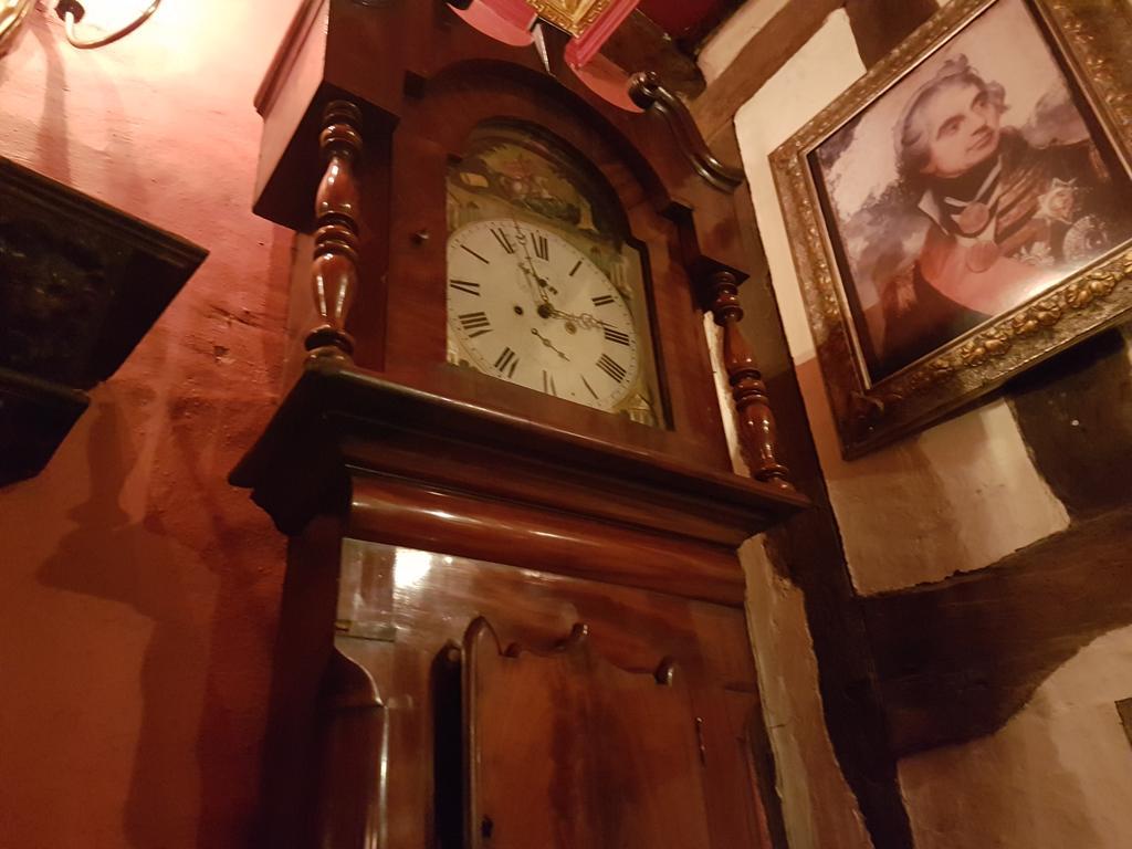 Churston Court Hotel 彻斯顿费斯 外观 照片