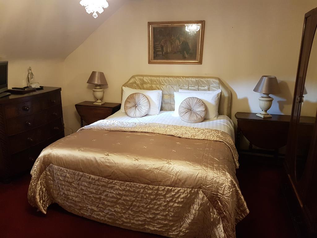 Churston Court Hotel 彻斯顿费斯 外观 照片